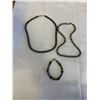 Image 1 : 2 BLACK ALASKAN DIAMONDS BEADS NECKLACE AND ONE BRACELET