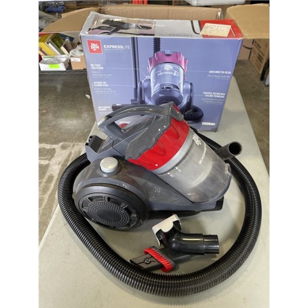 DIRT DEVIL COMPACT VACUUM