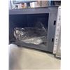 Image 5 : THREE STORE RETURN MICROWAVES