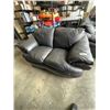 Image 1 : BLACK LEATHER LOVE SEAT