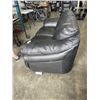 Image 3 : BLACK LEATHER LOVE SEAT