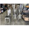 Image 1 : SET OF 6 METAL BAR STOOLS