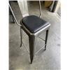Image 3 : SET OF 6 METAL BAR STOOLS