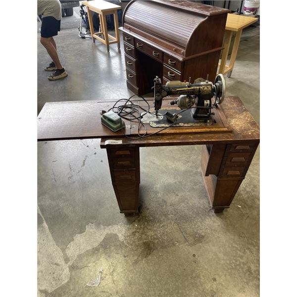 ANTIQUE 'WHITE' OAK SEWING MACHGINE IN CABINET