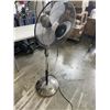 Image 3 : WEATHERWORKS FLOOR FAN