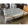 Image 2 : QUEENSIZE BOXSPRING