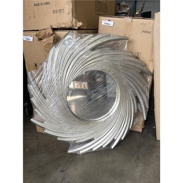 BRAND NEW DECORATIVE WALL MIRROR IN BOX
