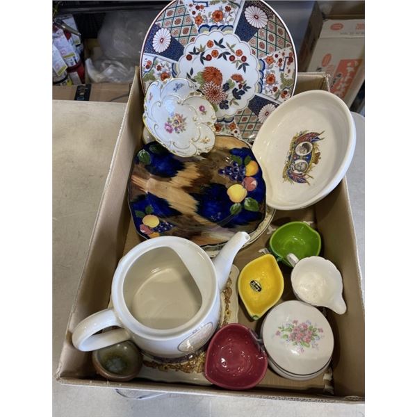 TRAY OF ANTIQUE COLLECTIBLES AND CHINA