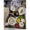 Image 1 : TRAY OF ANTIQUE COLLECTIBLES AND CHINA