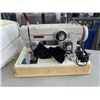 Image 2 : VINTAGE CASED BAYCREST SEWING MACHINE