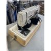 Image 3 : VINTAGE CASED BAYCREST SEWING MACHINE