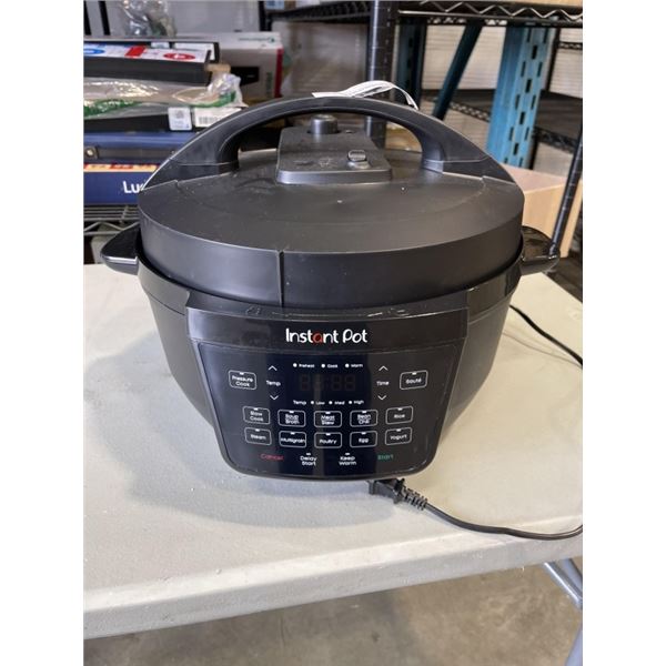 AS NEW INSTANT POT DUO CRISP W/ ULTIMATE LID MULTI-COOKER AND AIR FRYER - TESTED WORKING, RETAIL $27