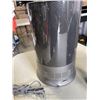 Image 3 : HONEYWELL HUMIFIER AND TABLE TOP FAN
