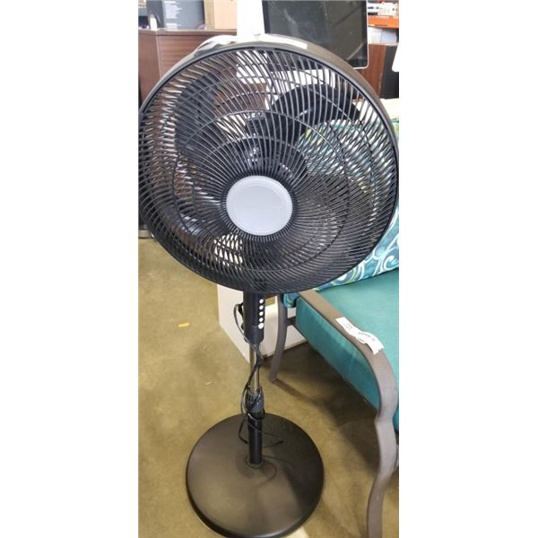 COMFORTMATE FLOOR FAN