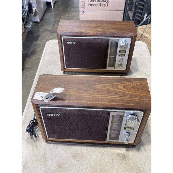 2 VINTAGE SONY RADIOS