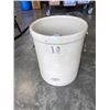 Image 1 : NO 10 MEDALTA CROCK