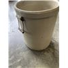 Image 4 : NO 10 MEDALTA CROCK