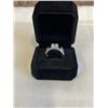 Image 3 : NEW PLATINUM PLATED 2.0CT SIMULATED DIAMOND (CZ) MANS RING, RESIZEABLE