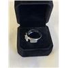 Image 4 : NEW PLATINUM PLATED 2.0CT SIMULATED DIAMOND (CZ) MANS RING, RESIZEABLE