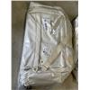 Image 2 : 3 NEW WHITE LIGHT WEIGHT SCHOOL BACK PACKS