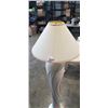 Image 3 : LARGE DECORATIVE POTTERY FLOOR LAMP