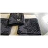 Image 3 : 4 BLACK SHOWER CURTAINS