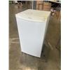 Image 1 : DANBY WHITE BAR FIRDGE