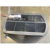 Image 4 : LG PORTABLE DEHUMIDIFIER WORKING