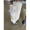 Image 3 : OIL HEATER AND ELECTRIC HEATER