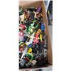 Image 3 : LARGE TRAY OF VINTAGE TOYS AND CARS