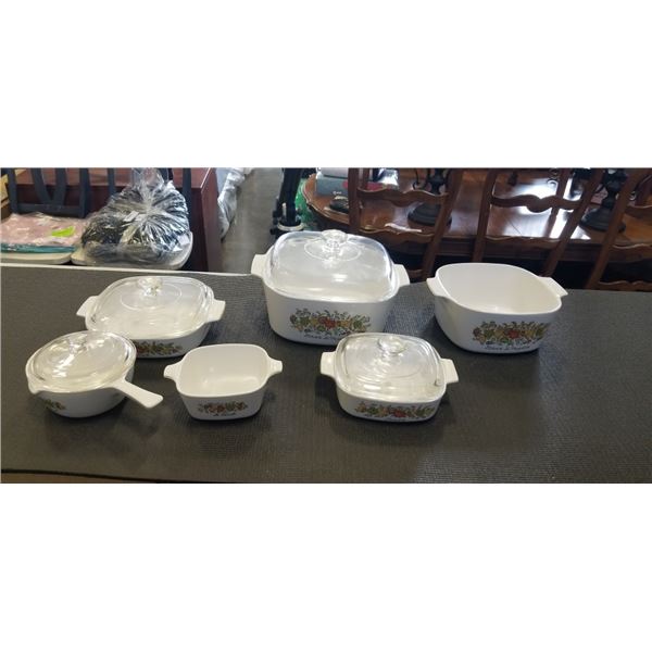 COLLECTION OF VINTAGE CORNING WARE BAKING DISHES WITH LIDS