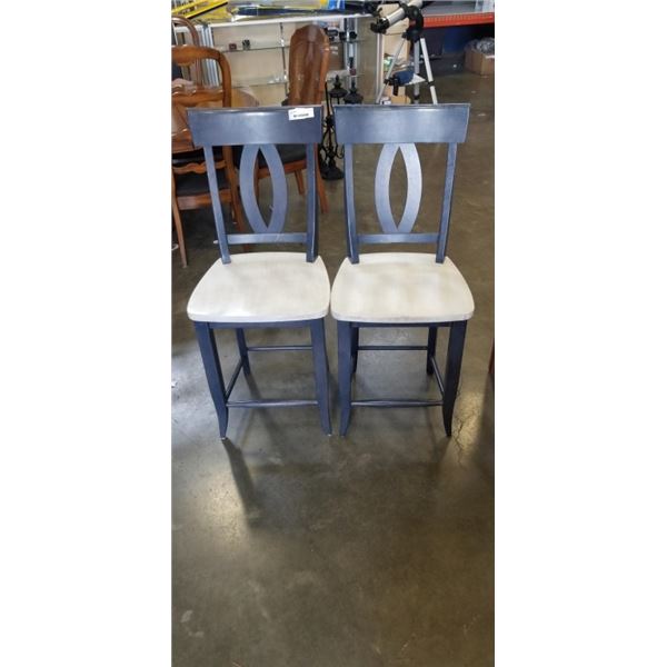 PAIR OF WOODEN BAR STOOLS