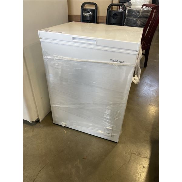 NEW WHITE  INSIGNIA CHEST FREEZER