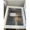 Image 3 : NEW WHITE  INSIGNIA CHEST FREEZER