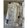 Image 2 : 3 NEW WHITE LIGHT WEIGHT SCHOOL BACK PACKS