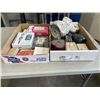 Image 1 : 2 TRAYS OF VANITY AND BEAUTY ITEMS