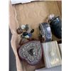 Image 3 : 2 TRAYS OF VANITY AND BEAUTY ITEMS