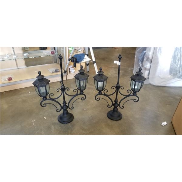 PAIR OF BLACK OUTDOOR LAMPS