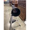 Image 6 : BUSHNELL TELESCOPE WITH STAND, WORKING BATTERY REQUIRED