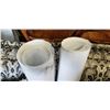Image 2 : 2 BUNDLES OF WHITE CRAFT CONSTRUCTION PAPER