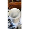 Image 3 : 2 BUNDLES OF WHITE CRAFT CONSTRUCTION PAPER
