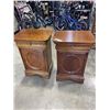 Image 1 : PAIR OF LEXINGTON SOLID WOOD NIGHT STANDS