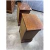 Image 6 : PAIR OF LEXINGTON SOLID WOOD NIGHT STANDS