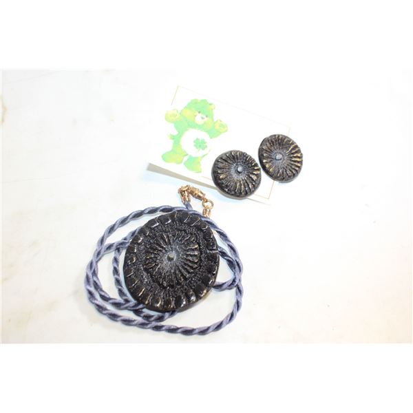 VINTAGE EARRINGS & NECKLACE SET