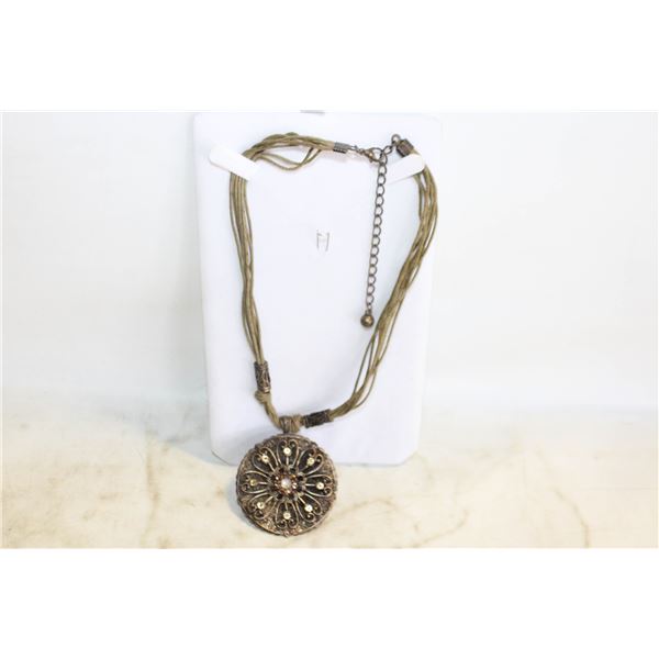 VINTAGE NECKLACE & MEDALLION