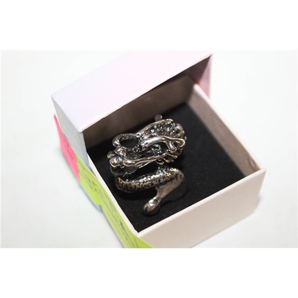 SILVER TONE DRAGONS HEAD RING - SIZE 9