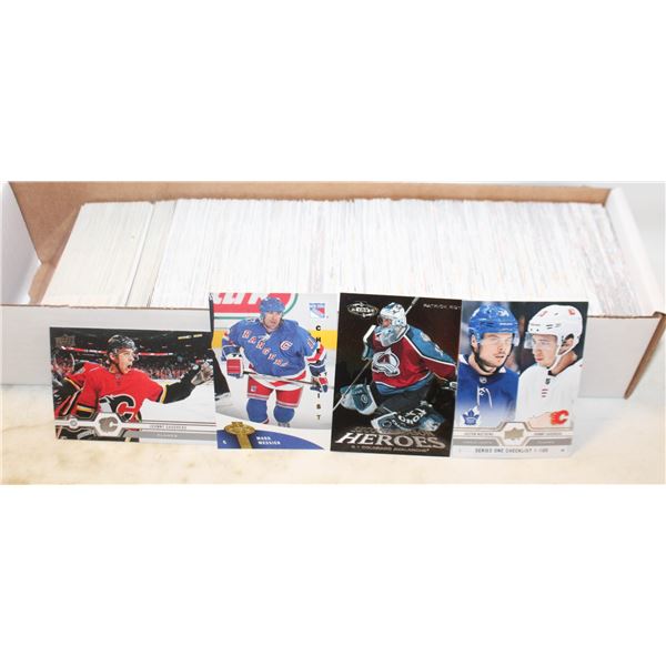 ESTATE HOCKEY CARD COLLECTION LONG