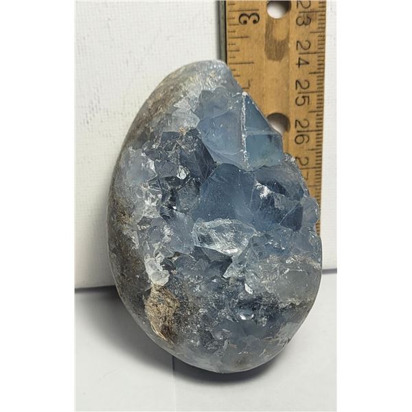 8)  NATURAL 252.6 GRAM CELESTITE