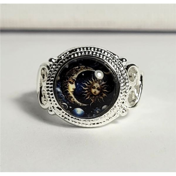 20)  SILVER TONE SIZE 7 RING WITH