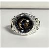 Image 1 : 20)  SILVER TONE SIZE 7 RING WITH
